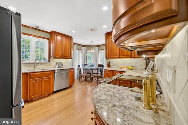 675 EDGEBORO BLVD, Bethlehem, PA 18017