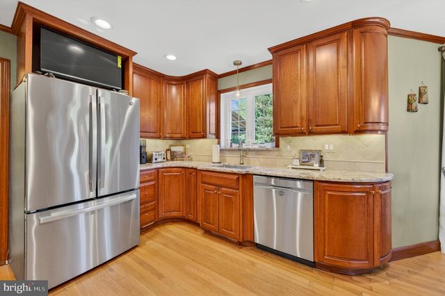 675 EDGEBORO BLVD, Bethlehem, PA 18017