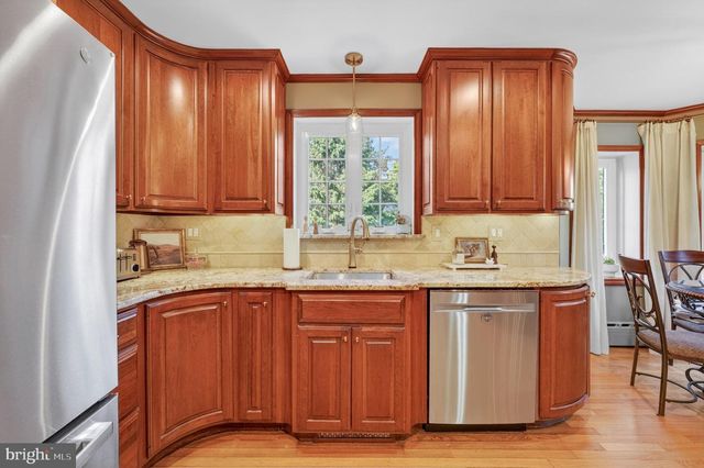 675 EDGEBORO BLVD, Bethlehem, PA 18017