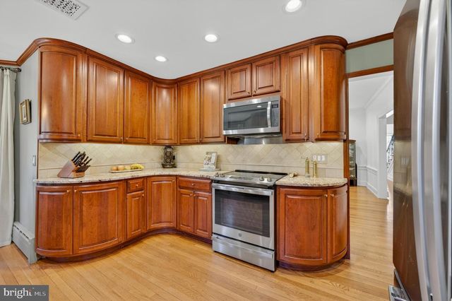675 EDGEBORO BLVD, Bethlehem, PA 18017