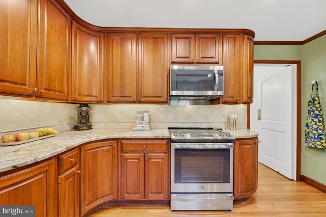 675 EDGEBORO BLVD, Bethlehem, PA 18017