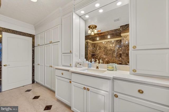 675 EDGEBORO BLVD, Bethlehem, PA 18017