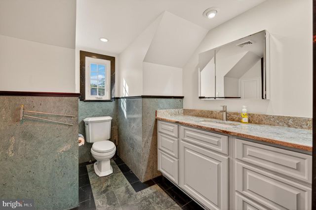 675 EDGEBORO BLVD, Bethlehem, PA 18017