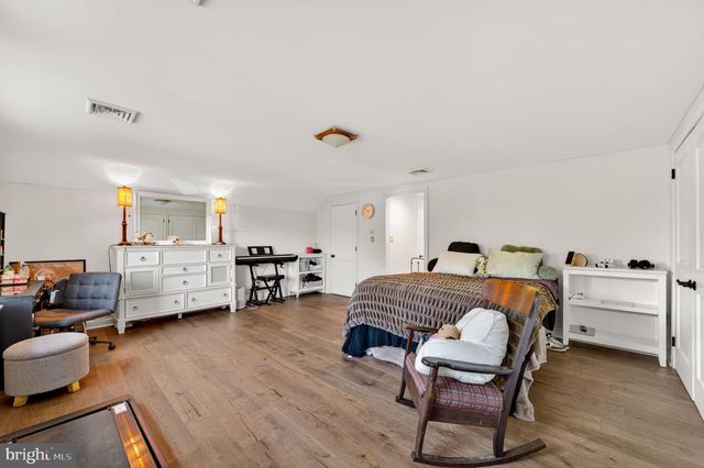 675 EDGEBORO BLVD, Bethlehem, PA 18017