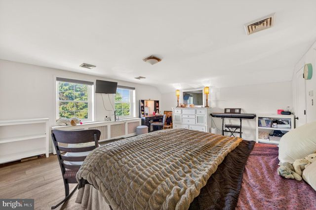 675 EDGEBORO BLVD, Bethlehem, PA 18017