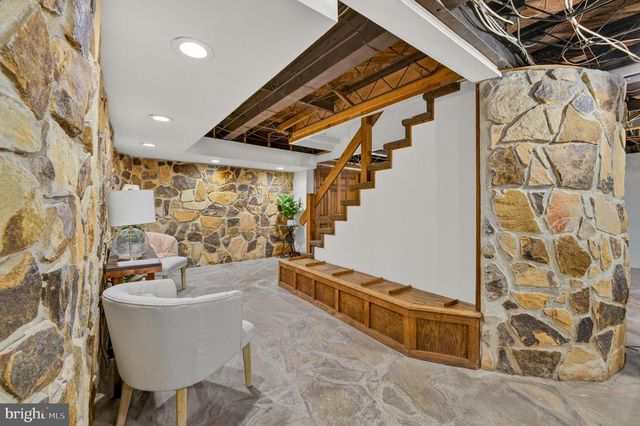 675 EDGEBORO BLVD, Bethlehem, PA 18017