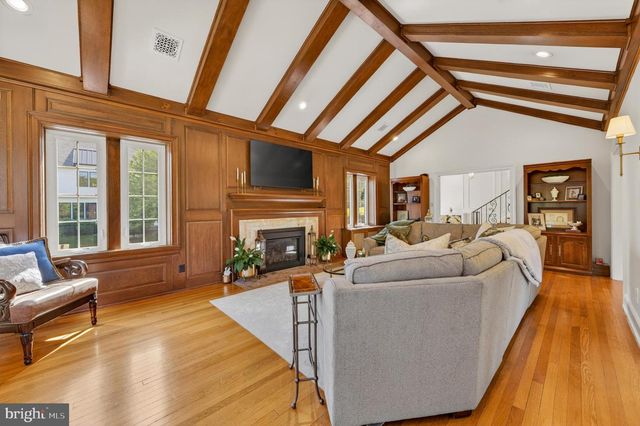 675 EDGEBORO BLVD, Bethlehem, PA 18017