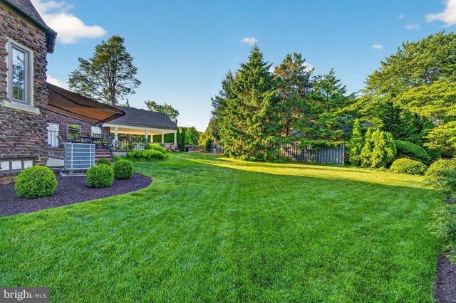 675 EDGEBORO BLVD, Bethlehem, PA 18017