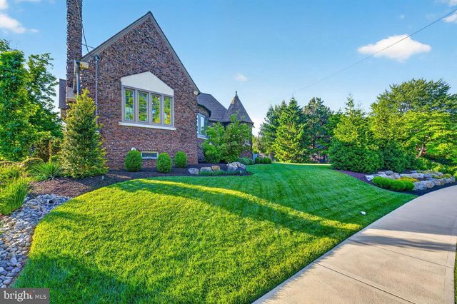 675 EDGEBORO BLVD, Bethlehem, PA 18017