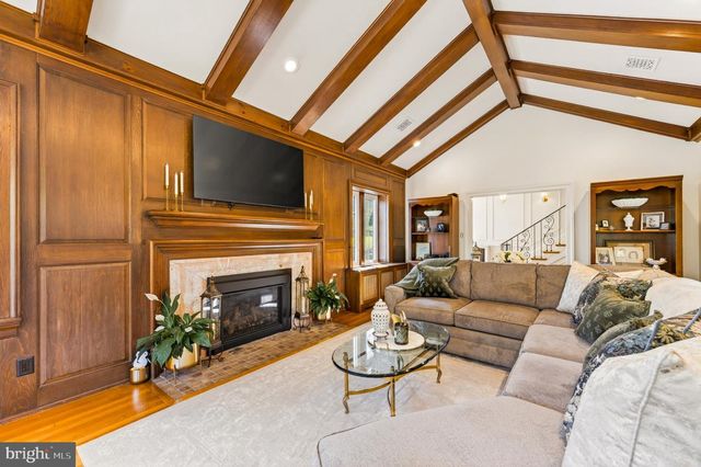 675 EDGEBORO BLVD, Bethlehem, PA 18017