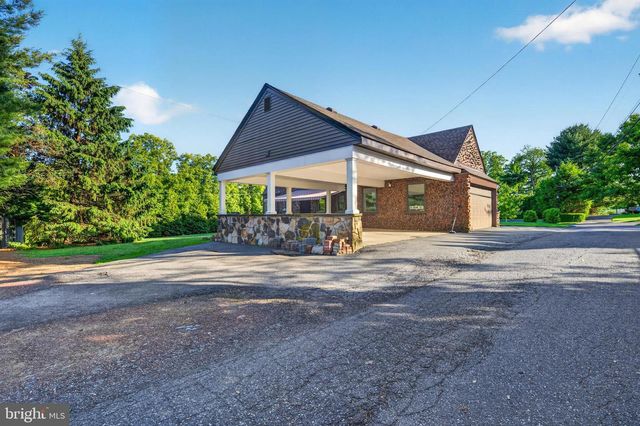 675 EDGEBORO BLVD, Bethlehem, PA 18017