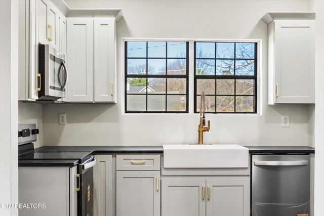 1515 McCroskey Ave, Knoxville, TN 37917