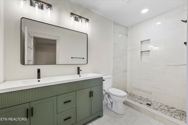 1515 McCroskey Ave, Knoxville, TN 37917