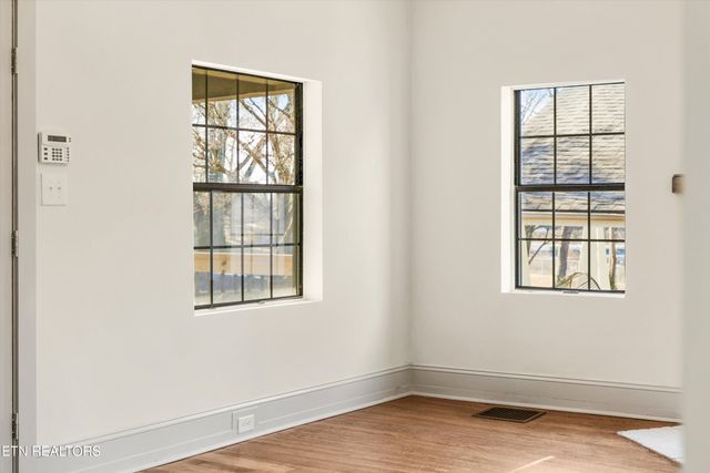 1515 McCroskey Ave, Knoxville, TN 37917