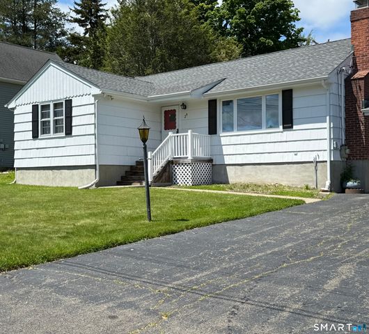 26 Maple Street, Trumbull, CT 06611