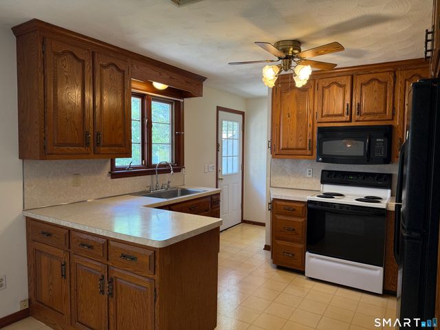 26 Maple Street, Trumbull, CT 06611
