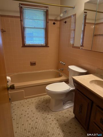 26 Maple Street, Trumbull, CT 06611
