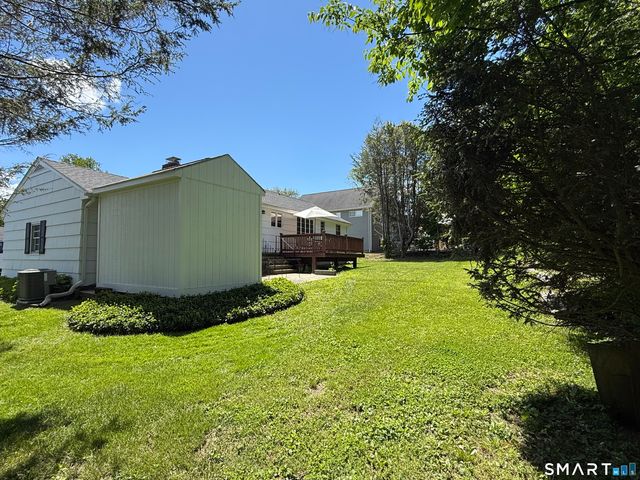 26 Maple Street, Trumbull, CT 06611