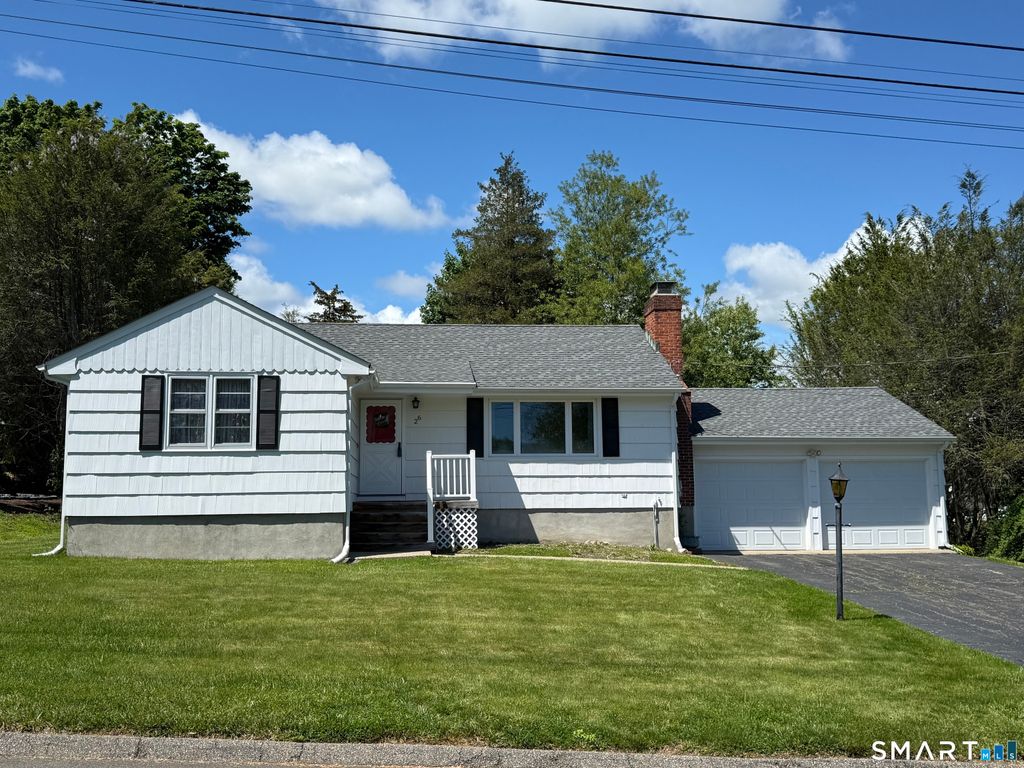 26 Maple Street, Trumbull, CT 06611