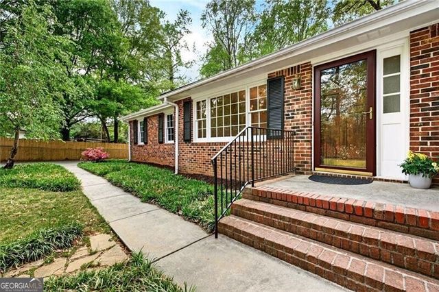 5208 Sanlee Lane, Atlanta, GA 30360