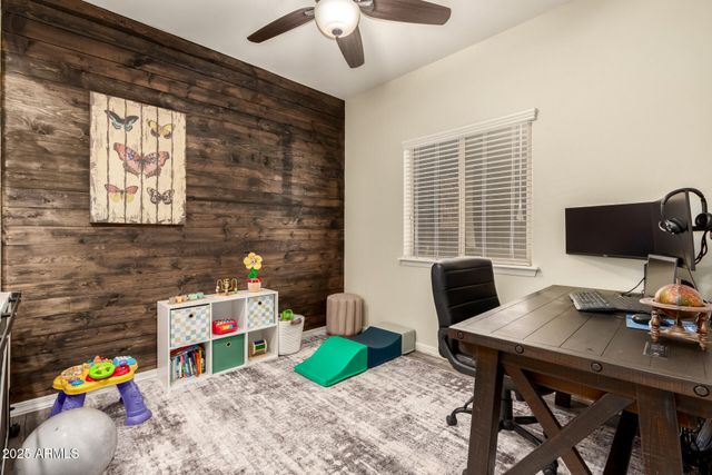 538 W GUM TREE Avenue, San Tan Valley, AZ 85140