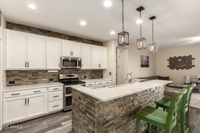 538 W GUM TREE Avenue, San Tan Valley, AZ 85140