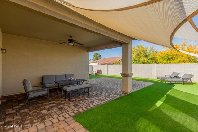 538 W GUM TREE Avenue, San Tan Valley, AZ 85140