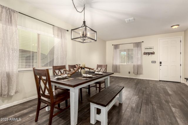 538 W GUM TREE Avenue, San Tan Valley, AZ 85140