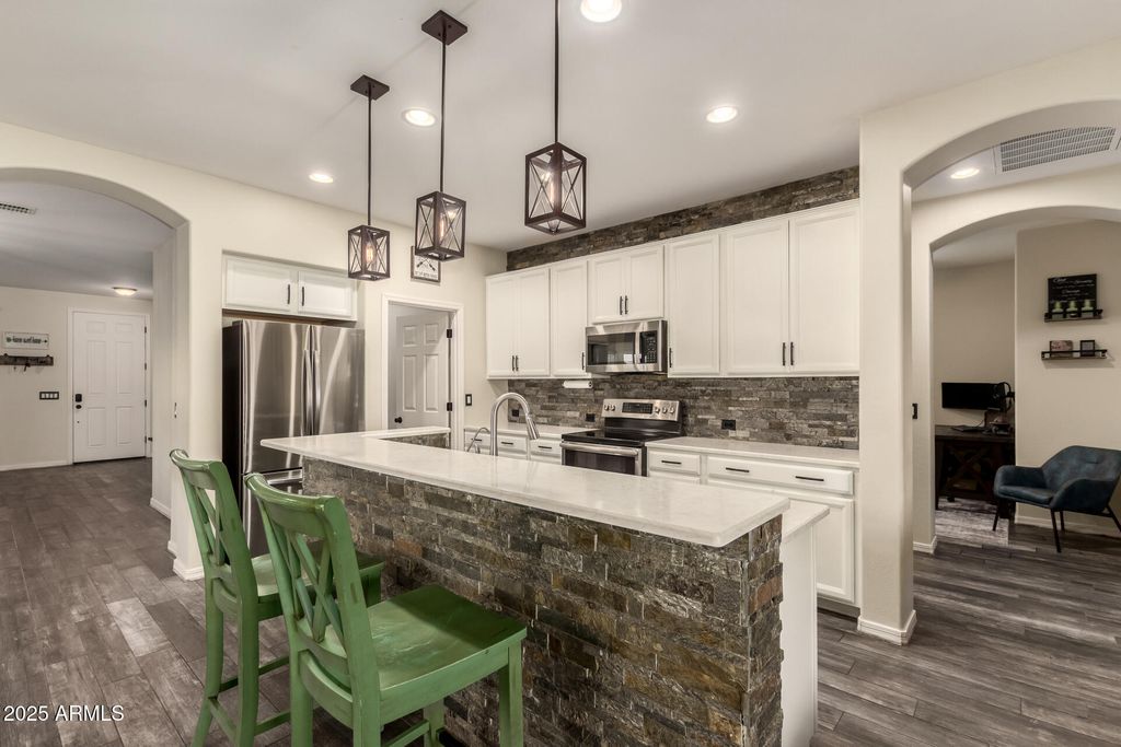 538 W GUM TREE Avenue, San Tan Valley, AZ 85140