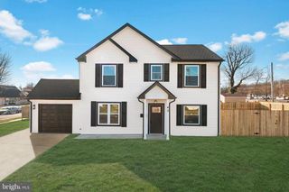 43 PETUNIA RD, Levittown, PA 19056