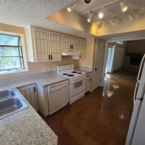 801 Old Ranch Road 12, San Marcos, TX 78666