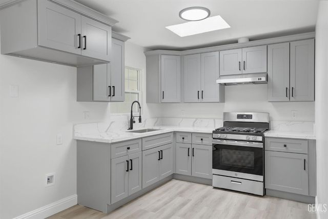 418 Bryant Street, Bakersfield, CA 93307