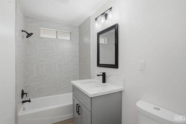 418 Bryant Street, Bakersfield, CA 93307