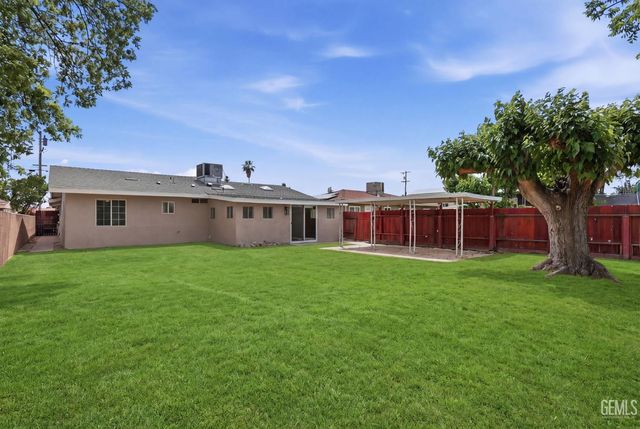 418 Bryant Street, Bakersfield, CA 93307