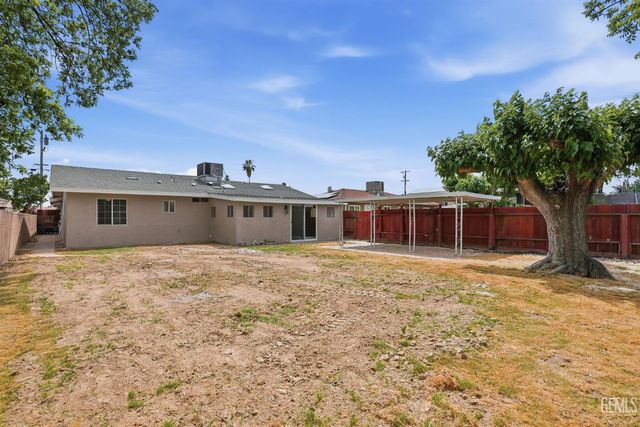 418 Bryant Street, Bakersfield, CA 93307