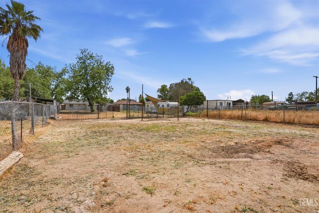 418 Bryant Street, Bakersfield, CA 93307