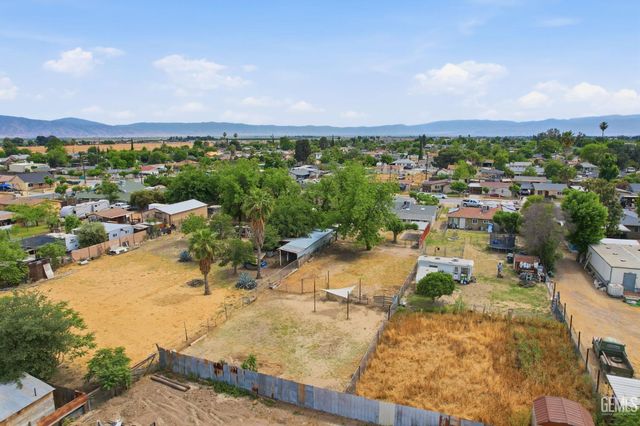 418 Bryant Street, Bakersfield, CA 93307