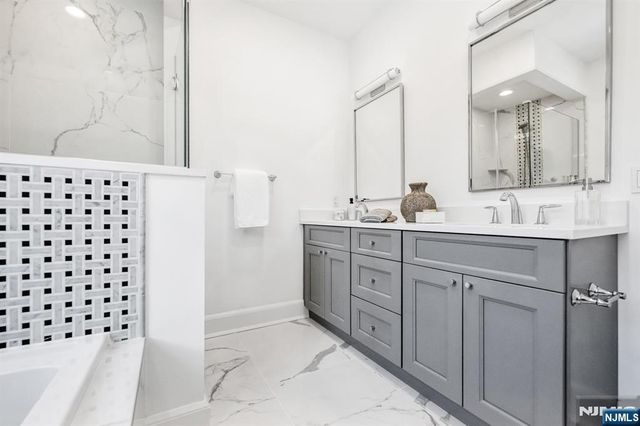 14 Gabriel Court 14, Paramus, NJ 07652