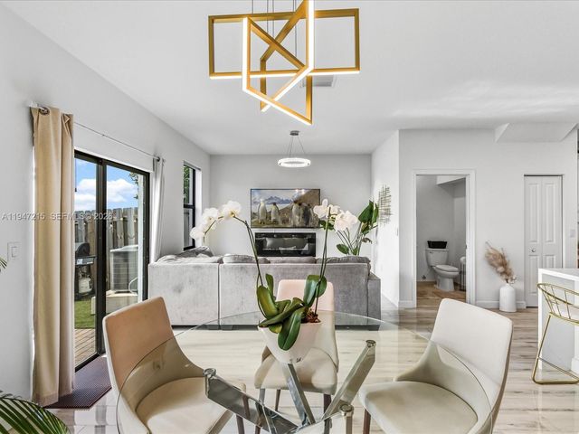 544 NE 206th Ln, Miami, FL 33179