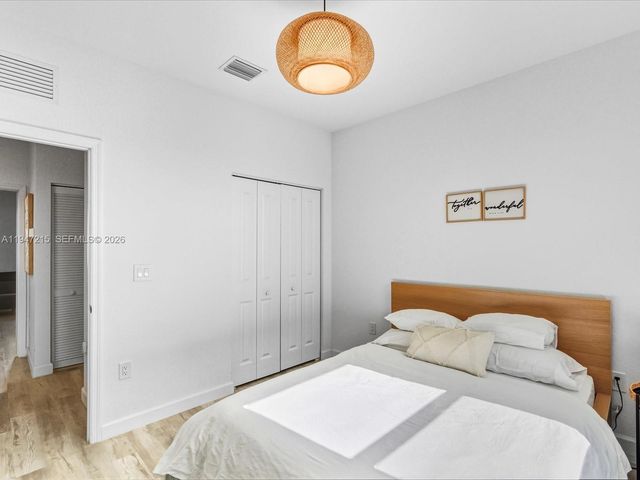 544 NE 206th Ln, Miami, FL 33179