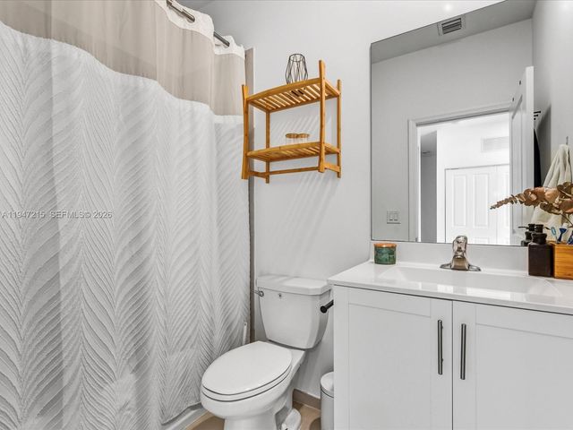 544 NE 206th Ln, Miami, FL 33179