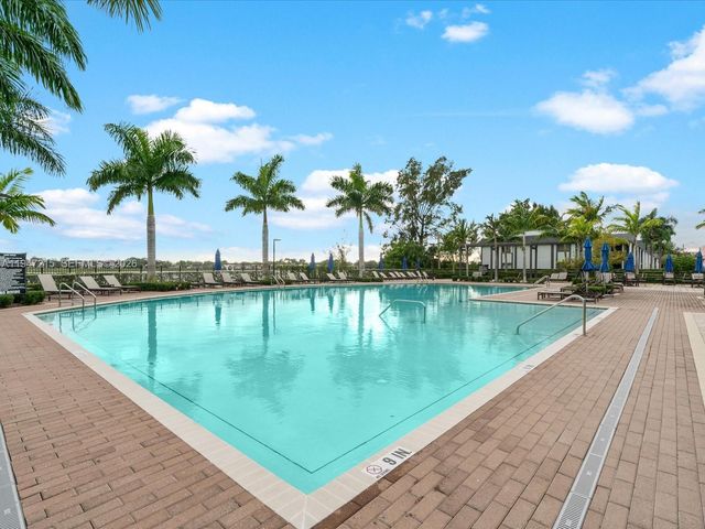 544 NE 206th Ln, Miami, FL 33179