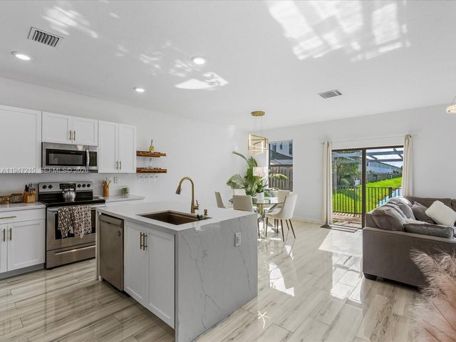 544 NE 206th Ln, Miami, FL 33179