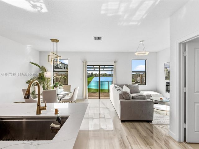 544 NE 206th Ln, Miami, FL 33179