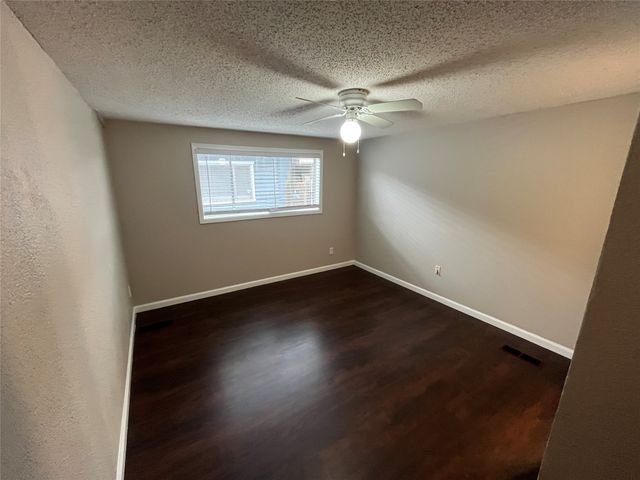 2442 SE 14th Street, Grand Prairie, TX 75051