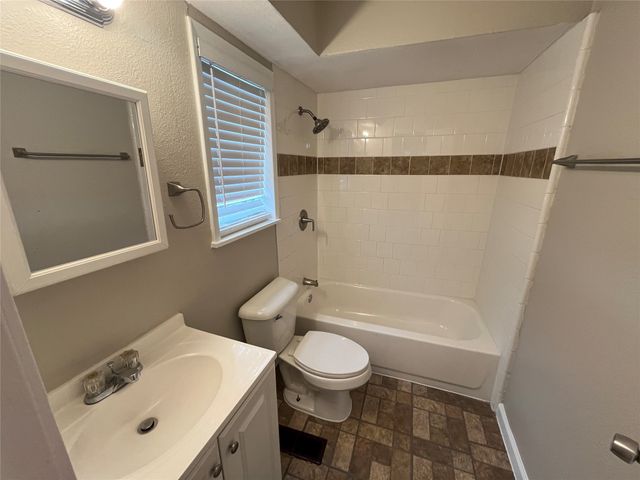 2442 SE 14th Street, Grand Prairie, TX 75051