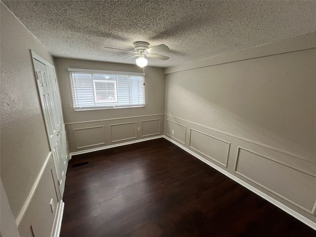 2442 SE 14th Street, Grand Prairie, TX 75051