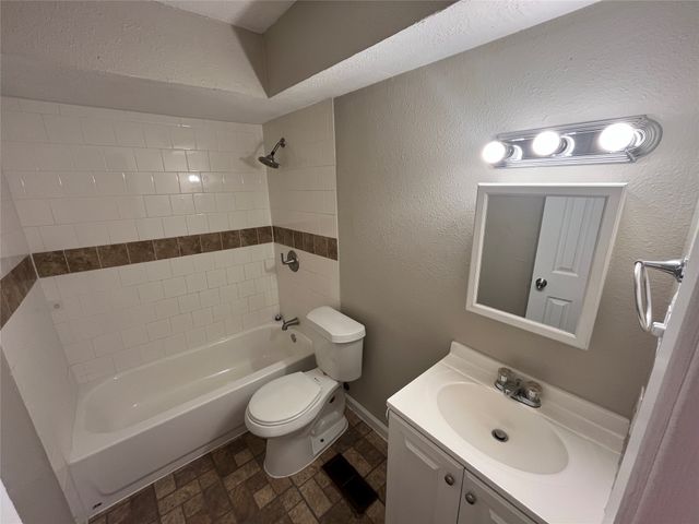 2442 SE 14th Street, Grand Prairie, TX 75051