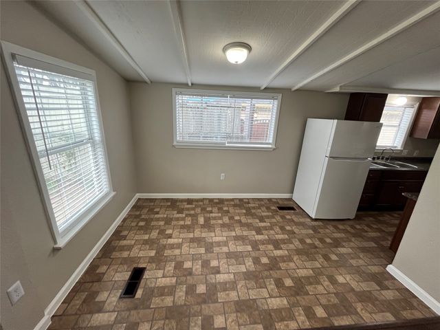 2442 SE 14th Street, Grand Prairie, TX 75051