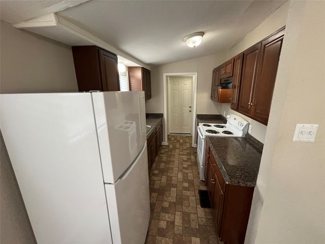 2442 SE 14th Street, Grand Prairie, TX 75051